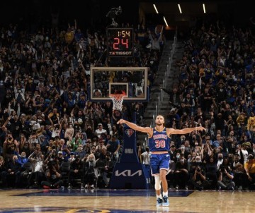 开云体育平台-虎头虎尾！库里45分剑指MVP 大通中心重现王朝盛景