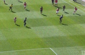 开云体育平台-【德甲】莱万复出压哨安慰球 拜仁客场1比2暂未夺冠